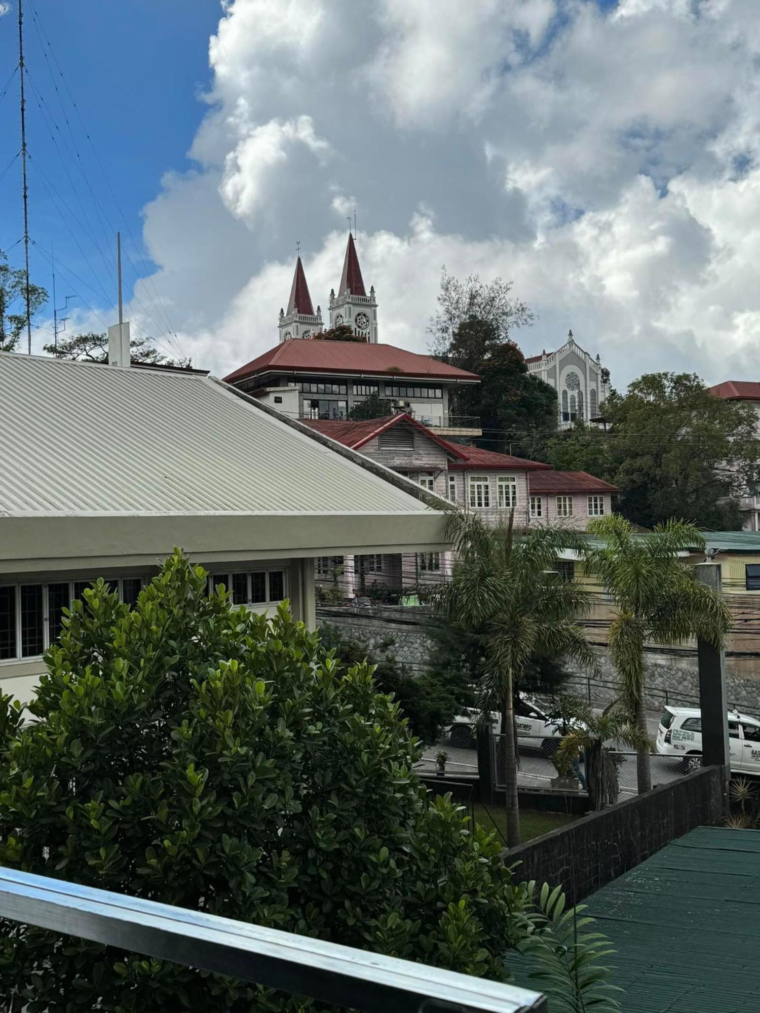Susana'S Baguio Condotel Baguio City ภายนอก รูปภาพ